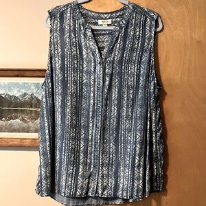 Brand New /Never worn Navy and White Patterned Sleeveless Blouse- 2X